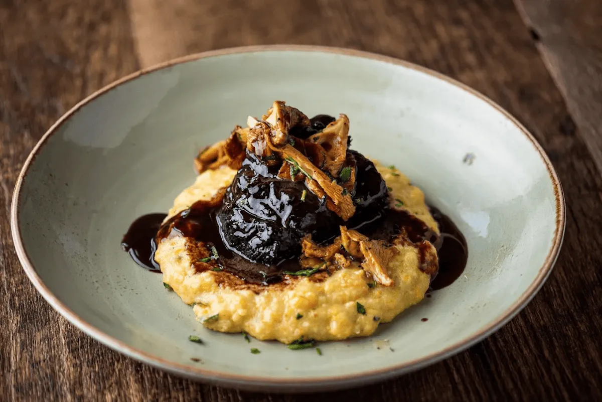CRÚ Wine Bar and Bistro